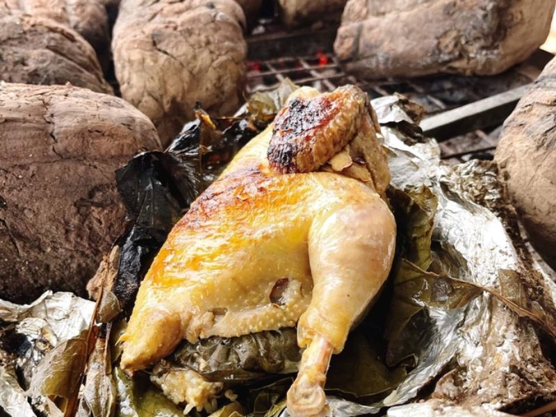 Gà nướng đất sét dân dã