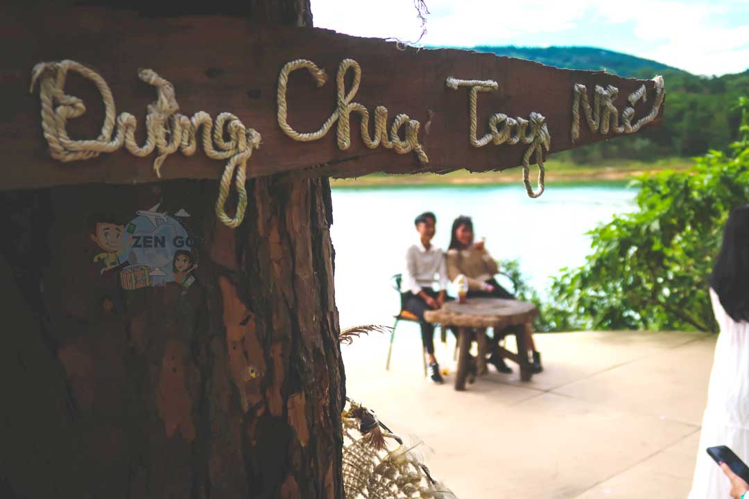 Khung cảnh sống ảo ven hồ