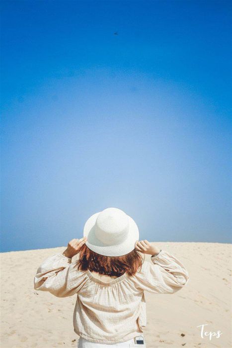 Hang động và sông nước