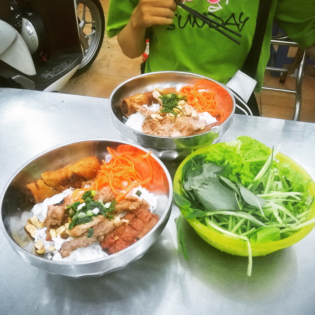 Bún thịt nướng khu Cô Giang