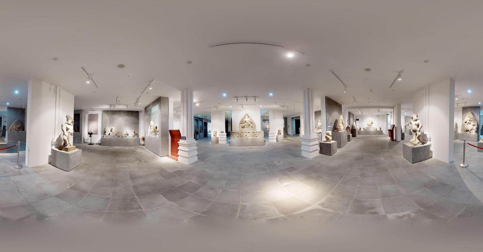 Bảo tàng Chăm và chợ đêm