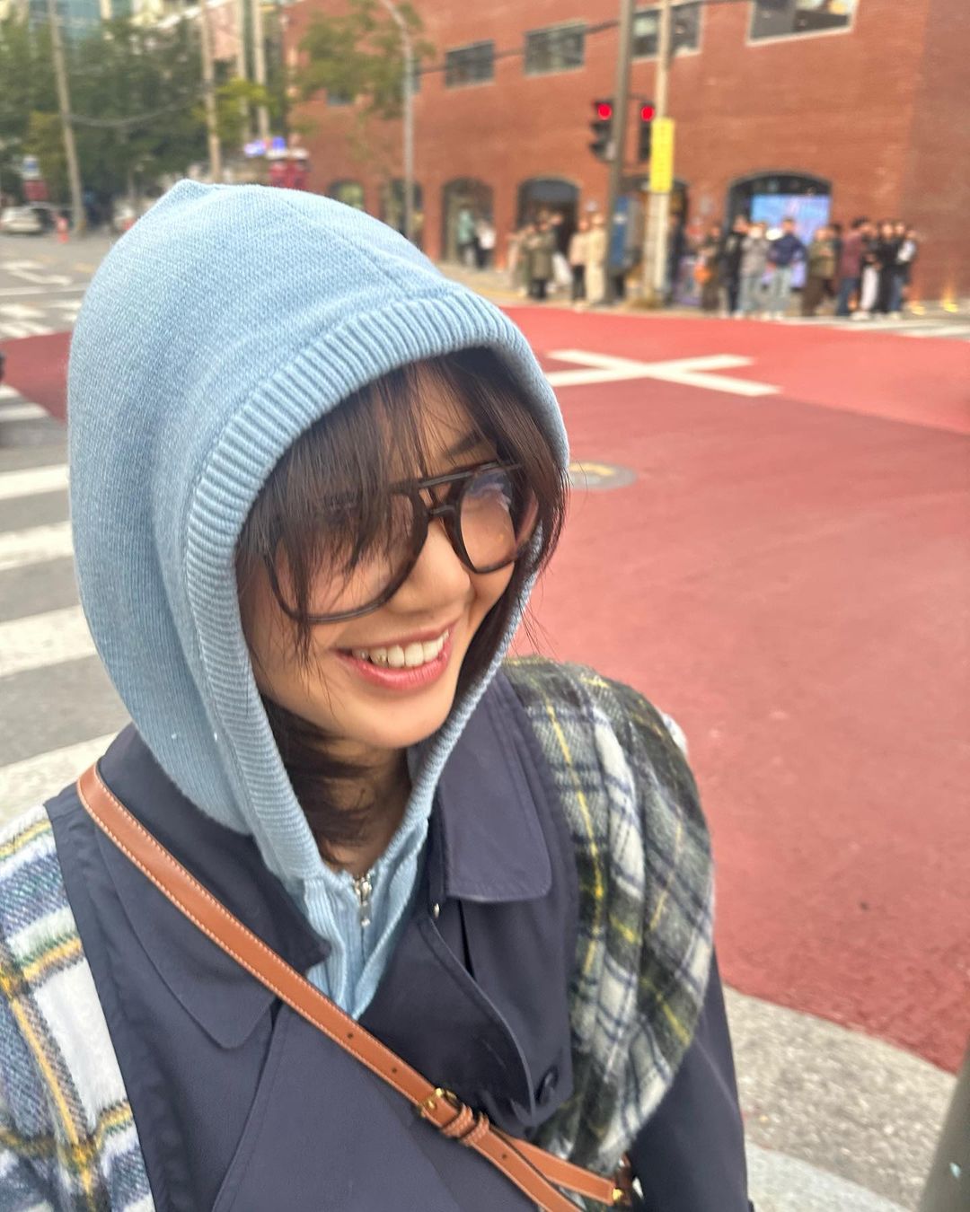 Lisa với balaclava móc đan độc đáo