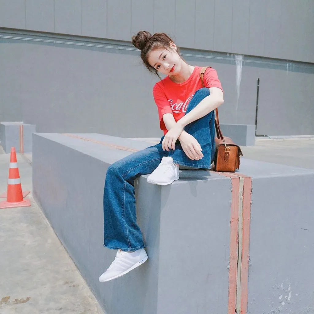 Phong cách street style kết hợp giữa sự thoải mái và đường cắt may sắc sảo