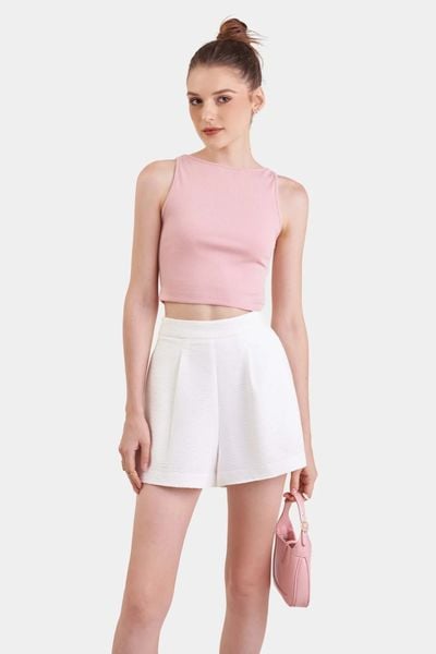 Phối đồ bơi với áo crop top và short