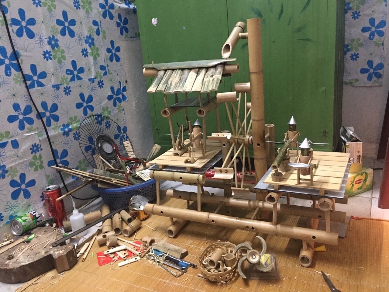 Làm lồng đèn thủ công