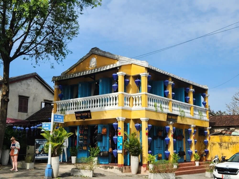 Du lịch tiết kiệm miền Trung