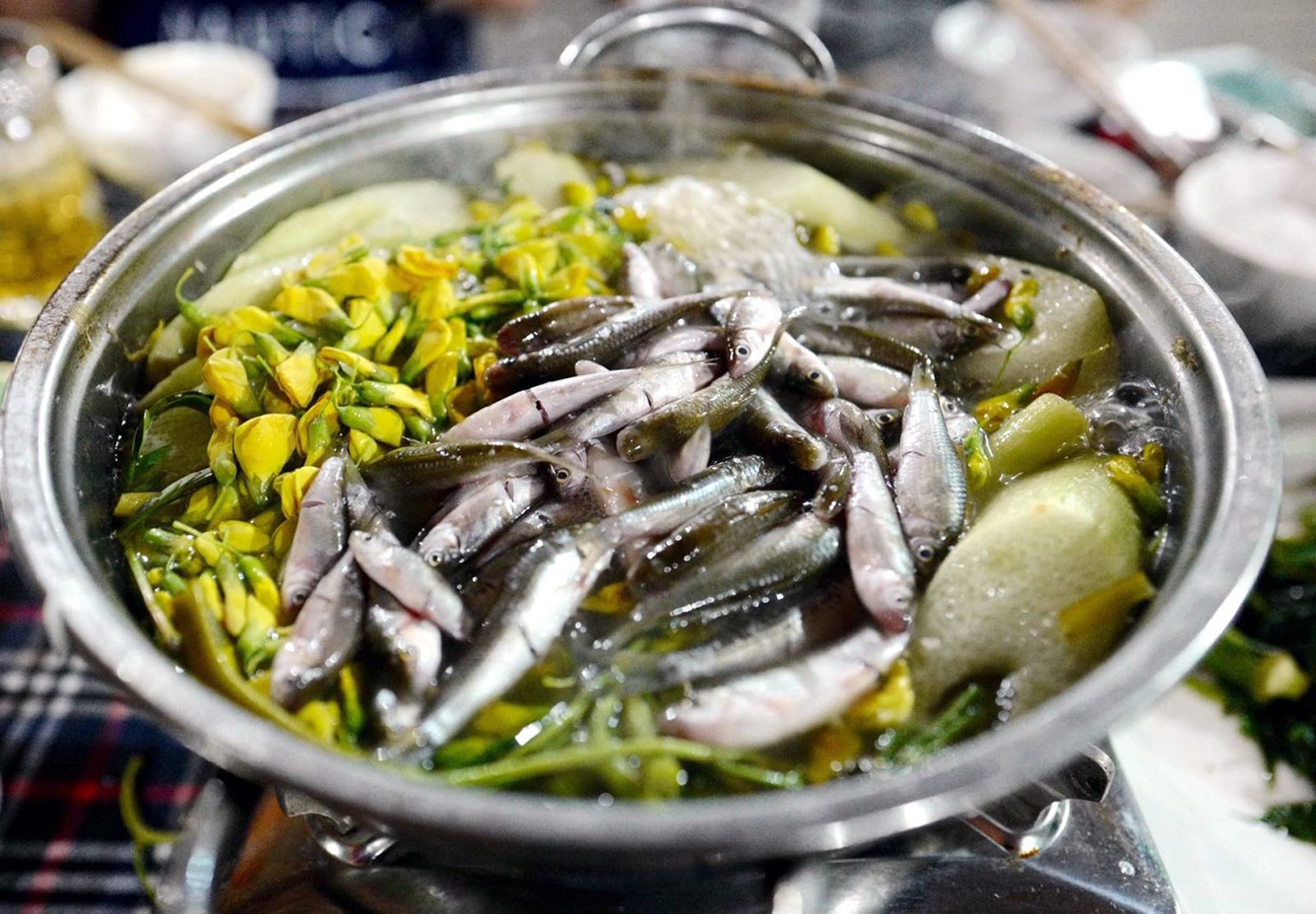 Lẩu cá linh bông điên điển