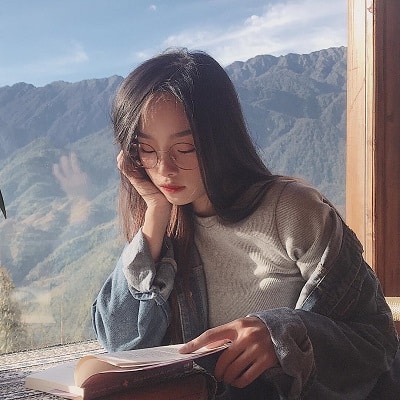 Áo len mỏng kết hợp áo khoác nhẹ rất hợp mùa xuân ở Sapa