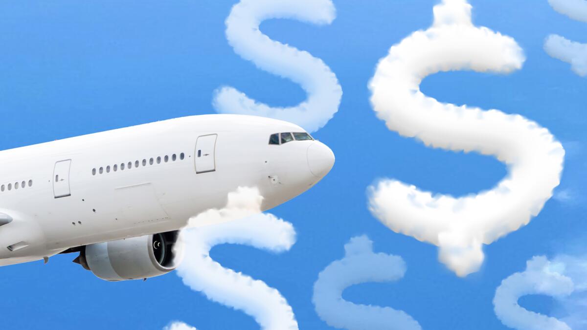 Phí dịch vụ vé máy bay