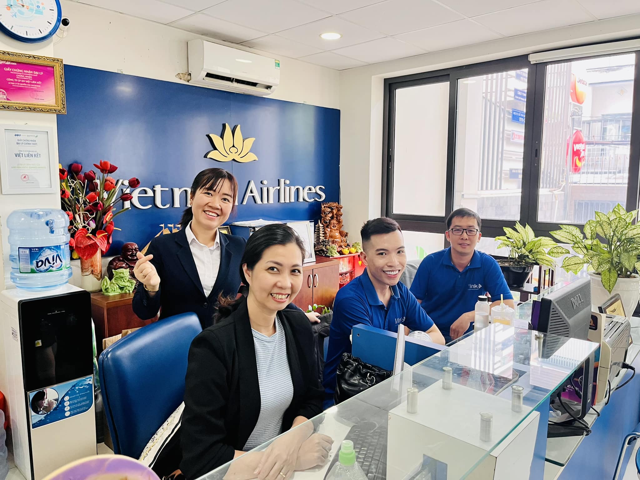 Bàn tư vấn vé máy bay uy tín