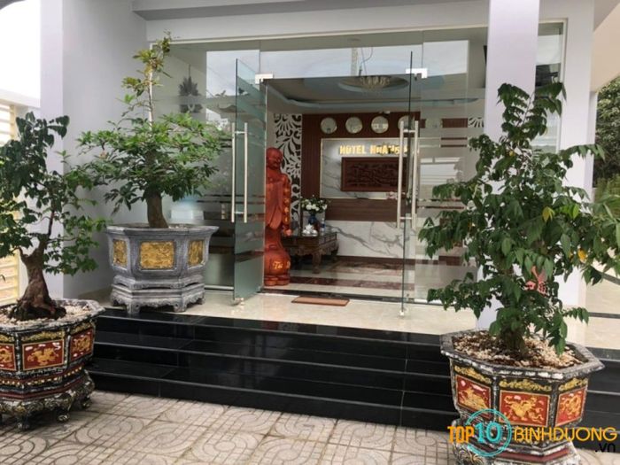 Khách sạn Hoàng Gia