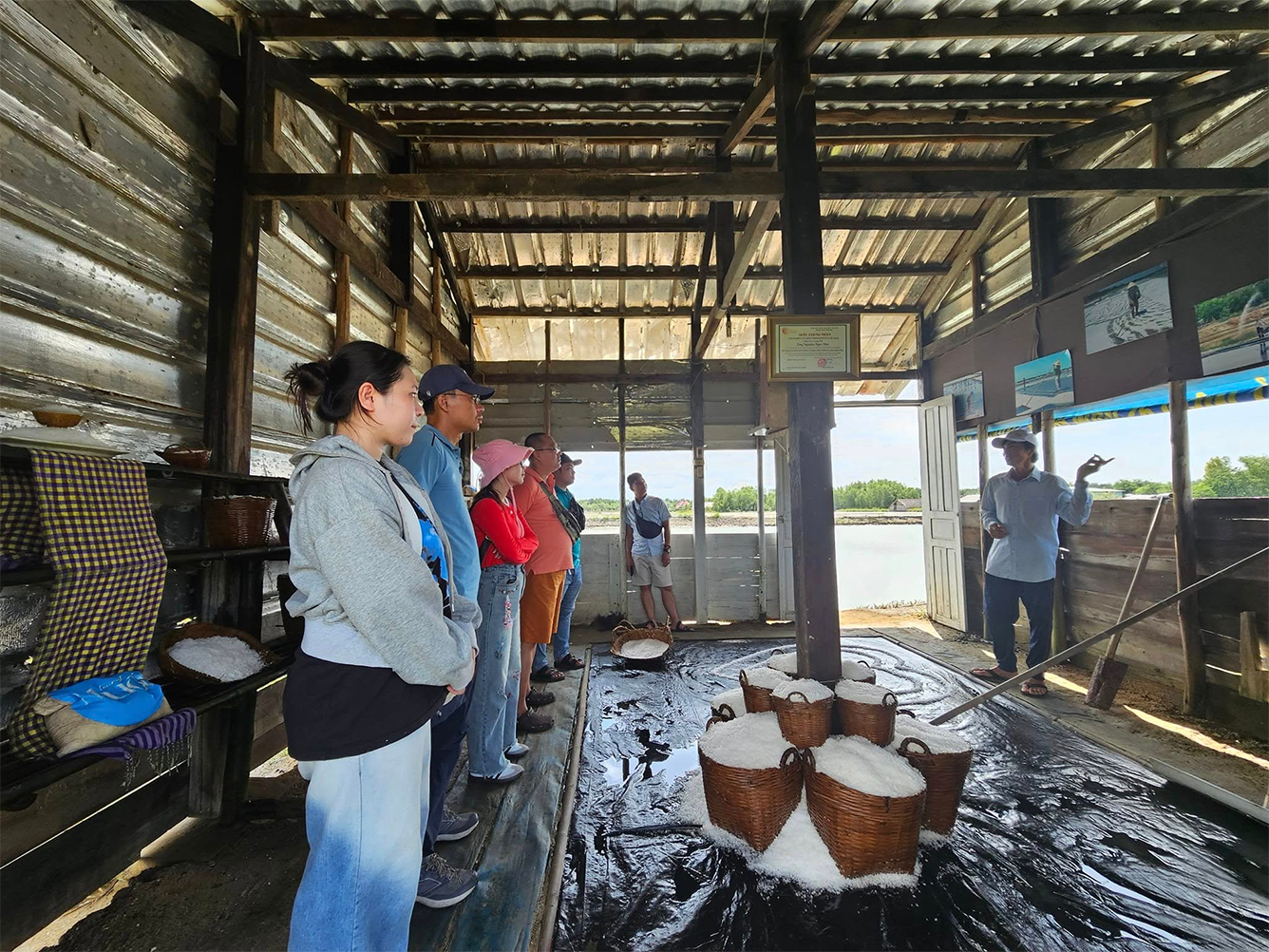 Mặt nước phẳng lặng