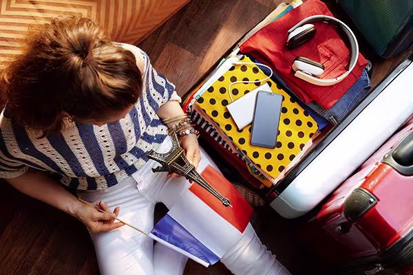 Đóng gói quà trong vali