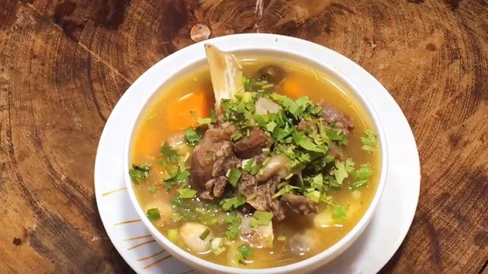 Tô cháo bò nóng hổi