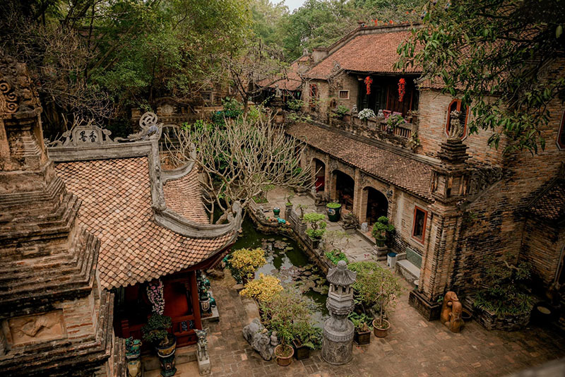 Kiến trúc cổ ở Việt Phủ