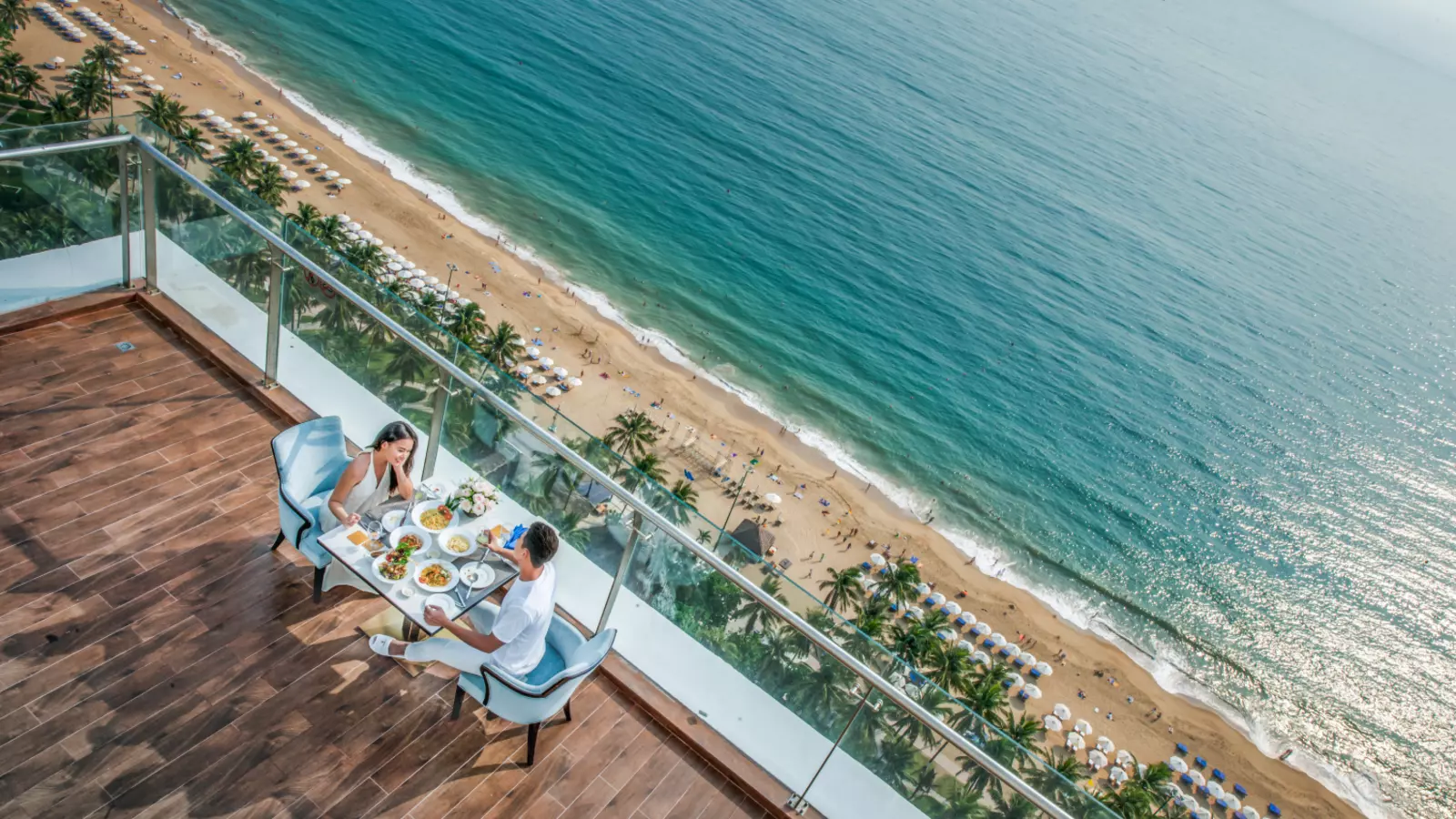 Khung nhìn ban công biển