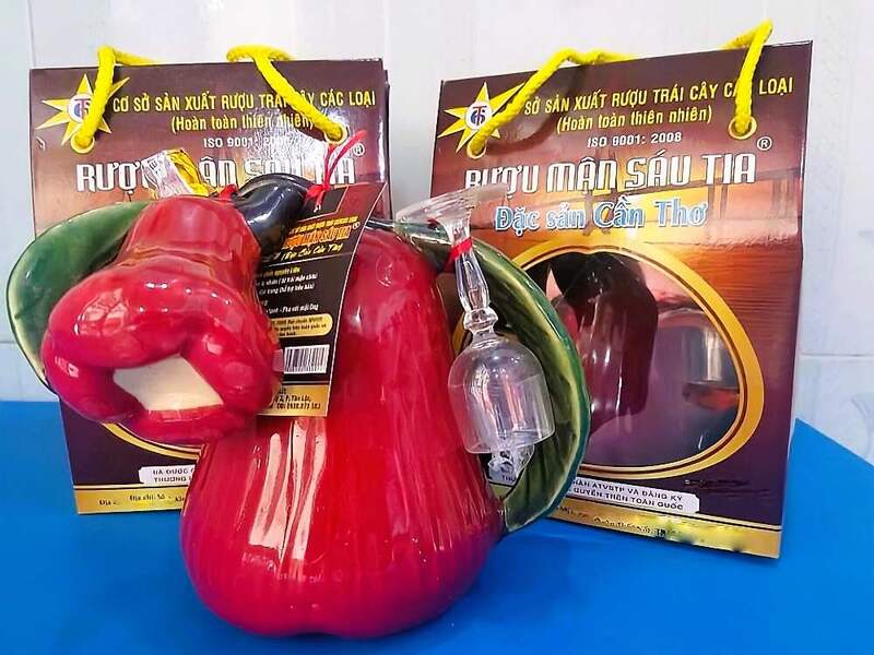 Rượu mận đặc sản miền Tây