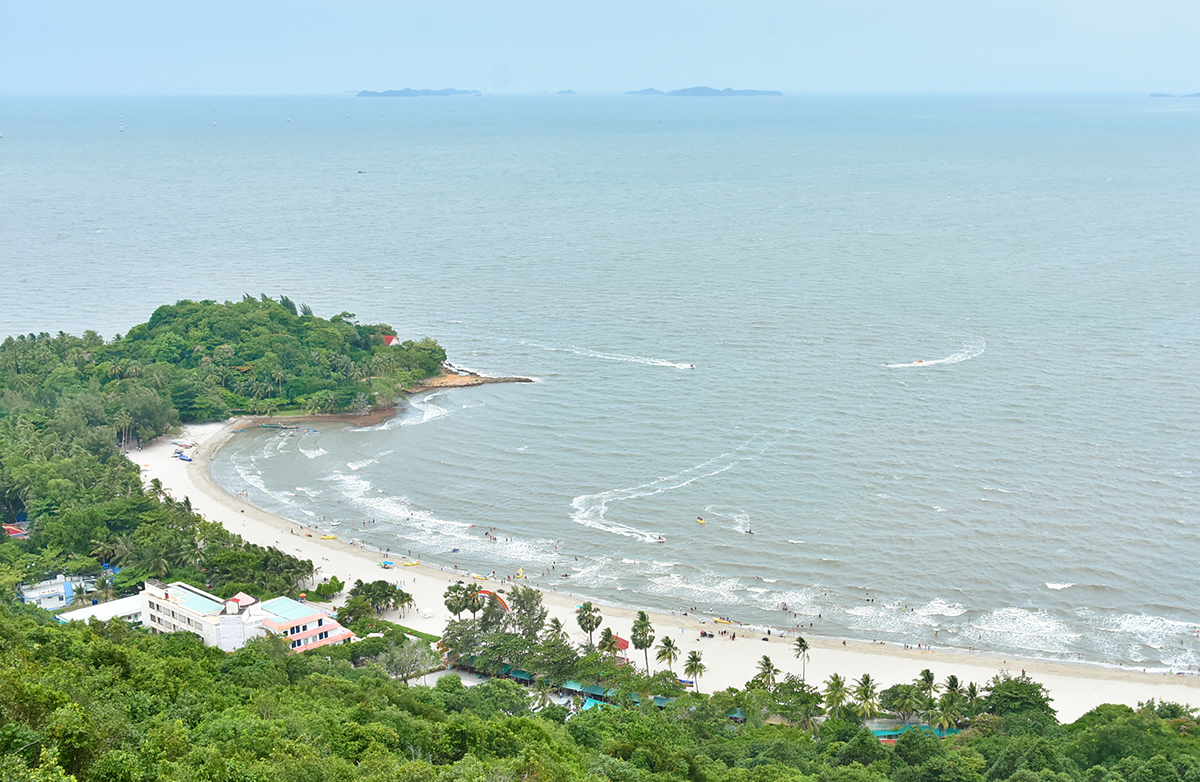 Bến nước và ghe thuyền Cần Thơ