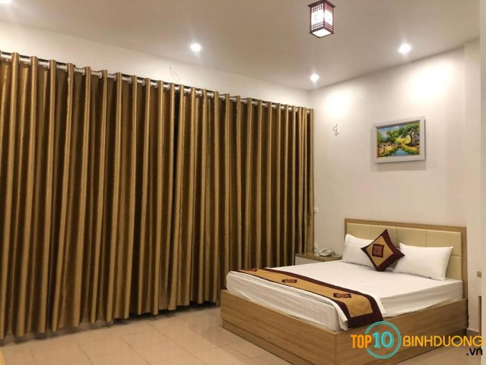 Khách sạn Hoàng Long