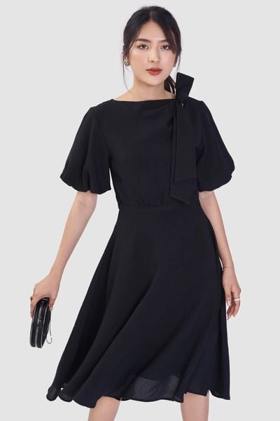 Váy liền thân công sở mang đến nét đẹp thanh lịch
