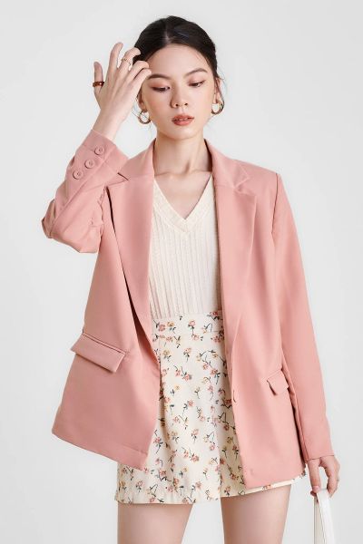 Áo blazer phối cùng chân váy dự tiệc