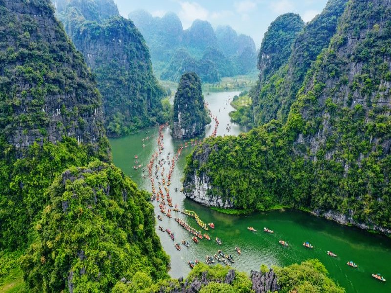 Đền thờ cổ trong quần thể danh thắng Tràng An