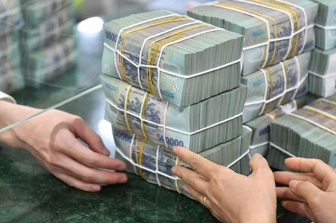 Áp lực tín dụng tăng