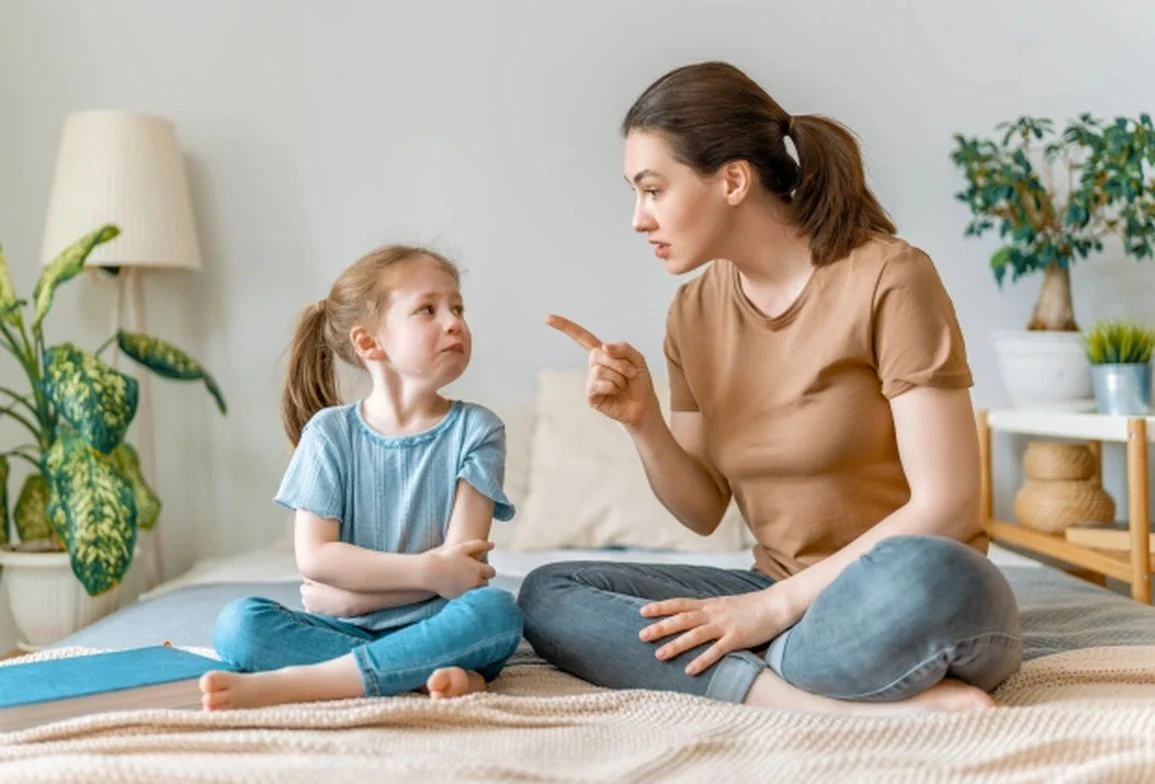 Dấu hiệu trẻ hư và hành vi tiêu cực