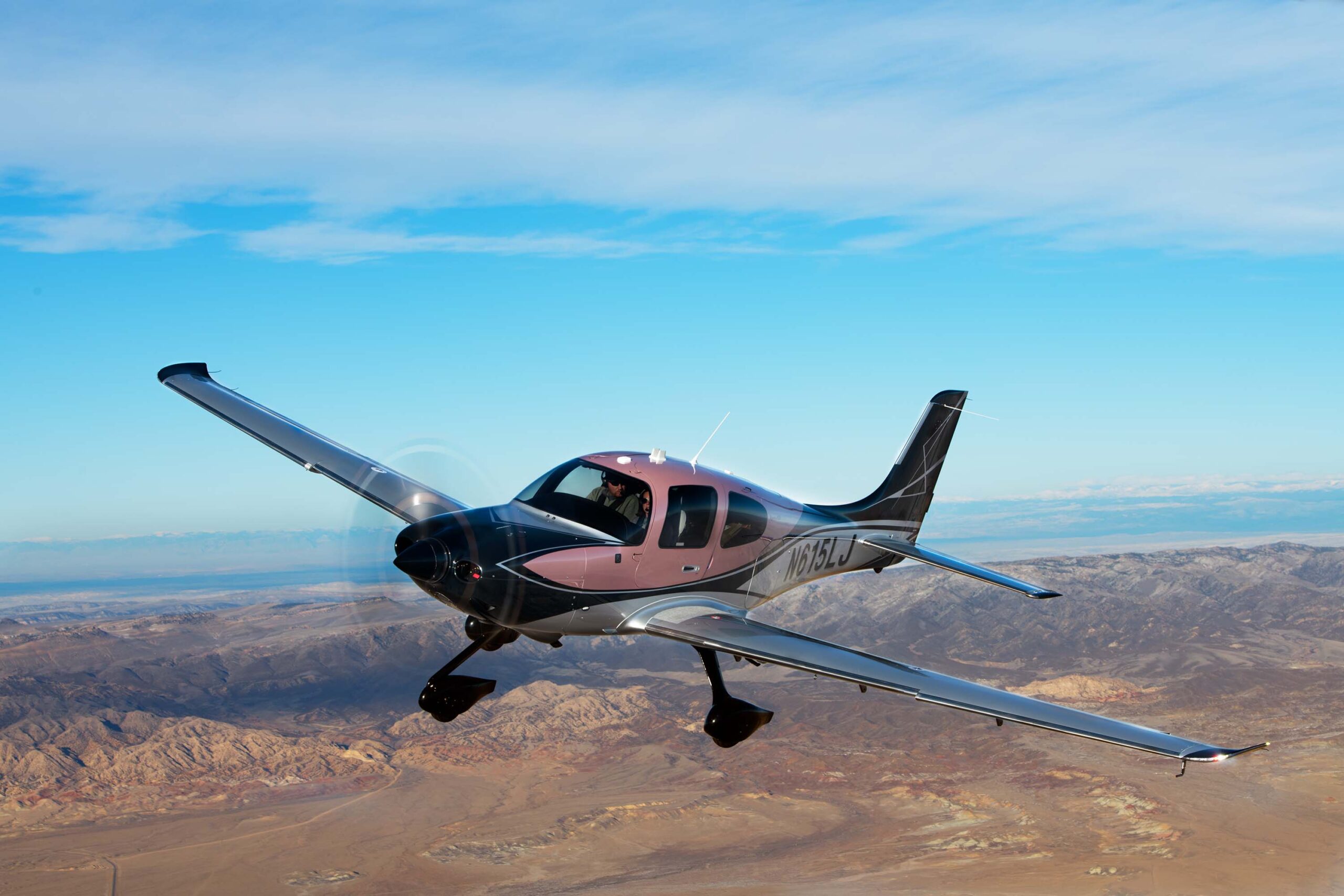 Chuyên cơ cá nhân Cirrus SR22