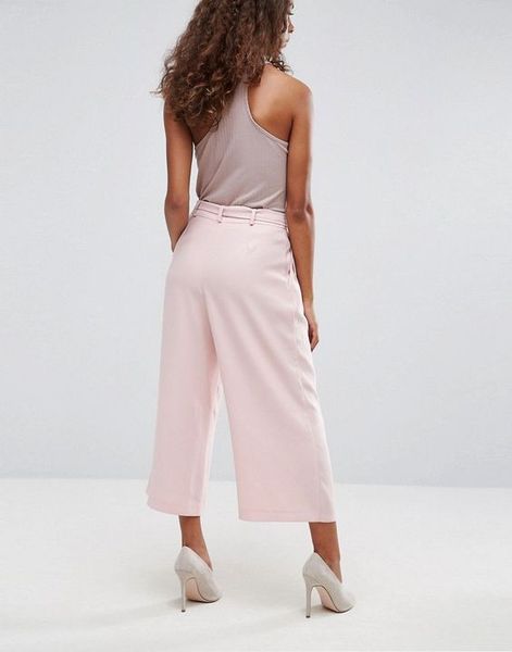 Đóng thùng áo với quần culottes để tôn dáng