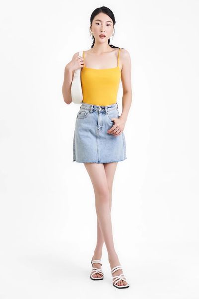 Set đồ áo thun phối chân váy denim cá tính và hiện đại