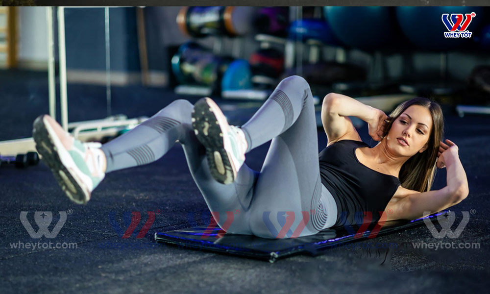 Bài tập bụng đá kéo Scissor Kick