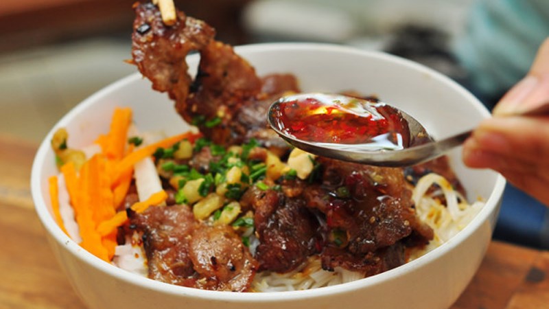 Bún thịt nướng