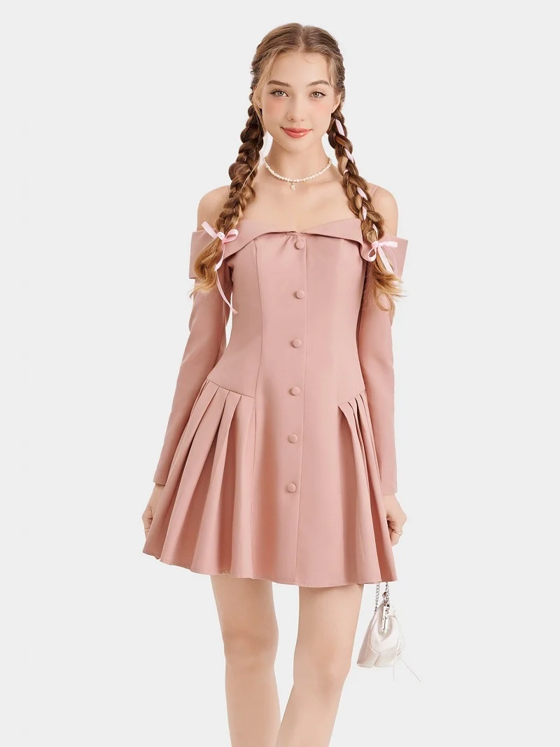 Đầm 2 dây bẹt vai tay dài xếp li hông