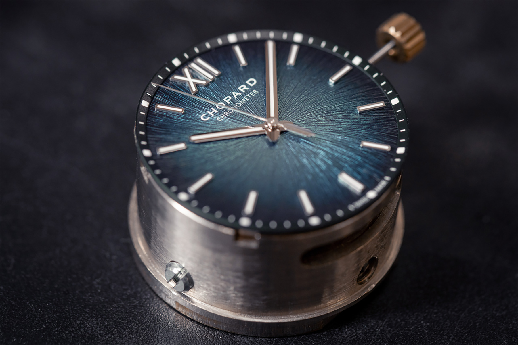 Chopard Alpine Eagle trong ngôn ngữ thiết kế thể thao sang trọng