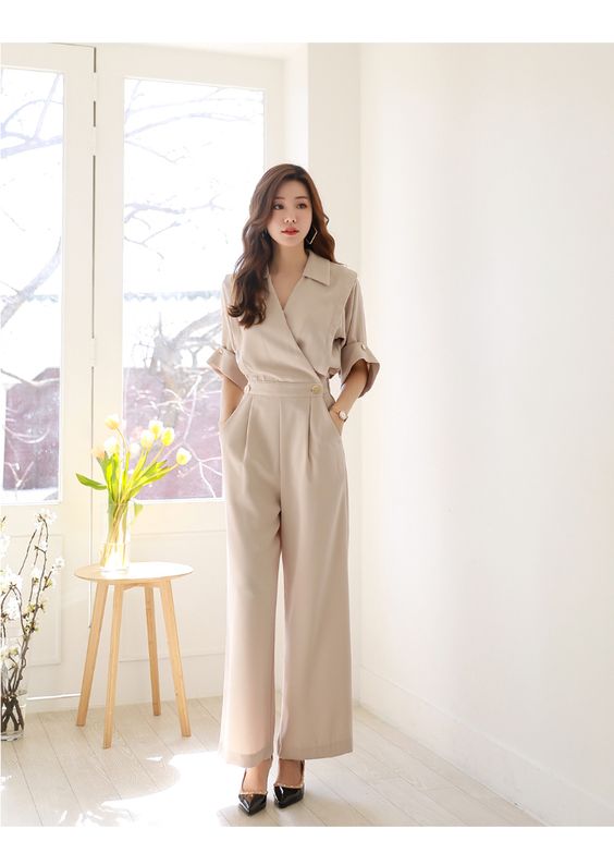 Skinny jean và áo sơ mi giúp người gầy thấp trông gọn gàng hơn
