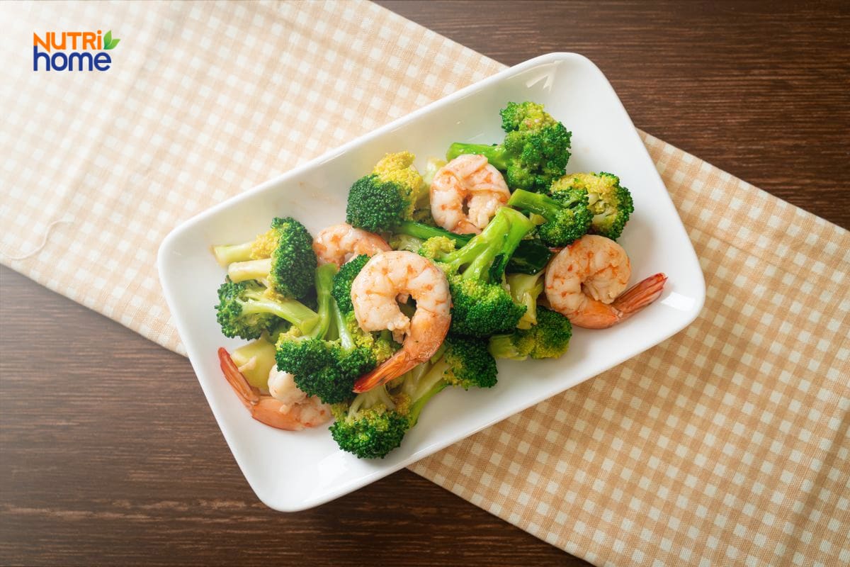 Tôm xào bông cải xanh cho thực đơn eat clean