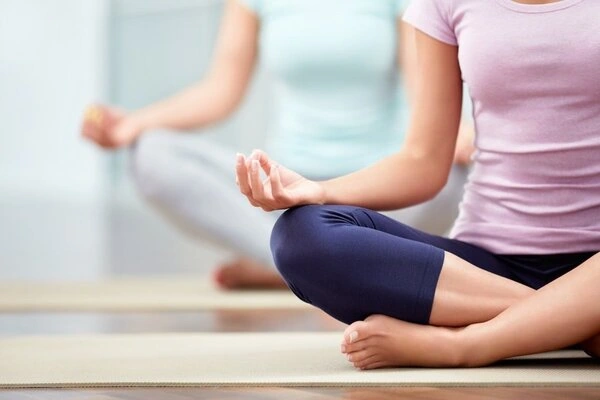 Kết hợp tập luyện yoga và kháng lực