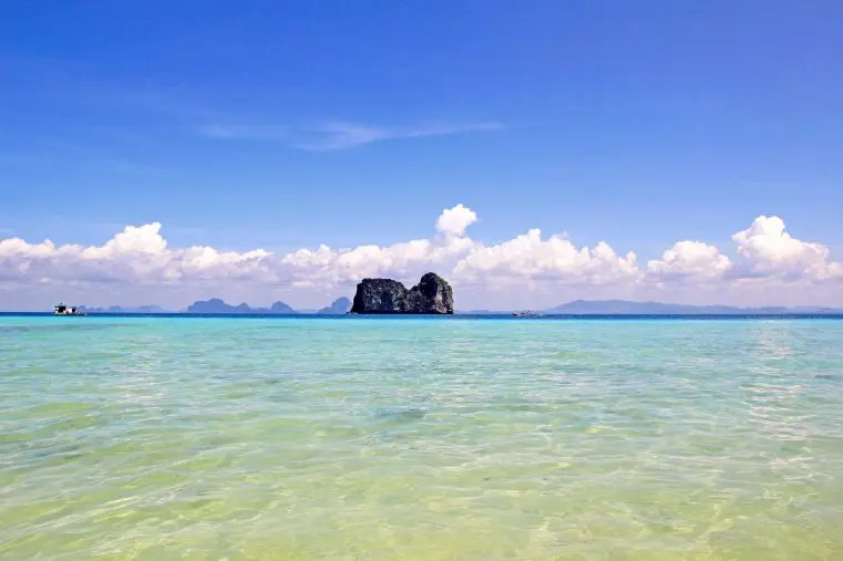 Bãi biển yên tĩnh trên Koh Ngai