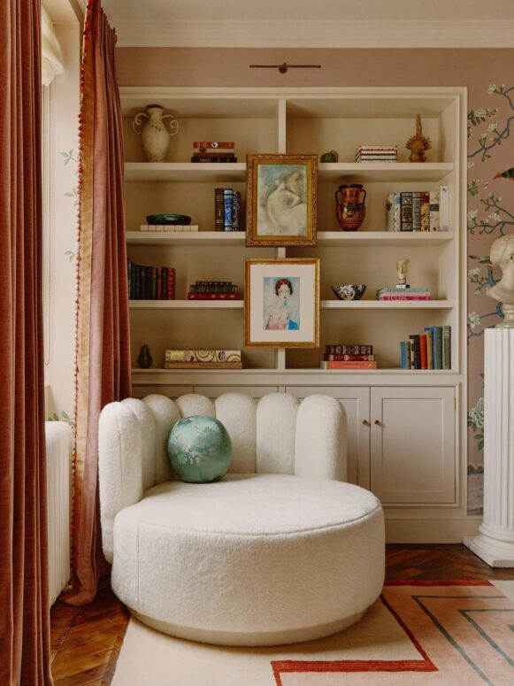 Căn hộ nhiều lớp decor nhưng vẫn giữ khoảng trống và trật tự ánh nhìn