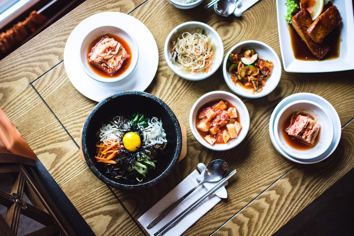 Không gian xanh mát và tĩnh lặng bên trong Hum Vegetarian