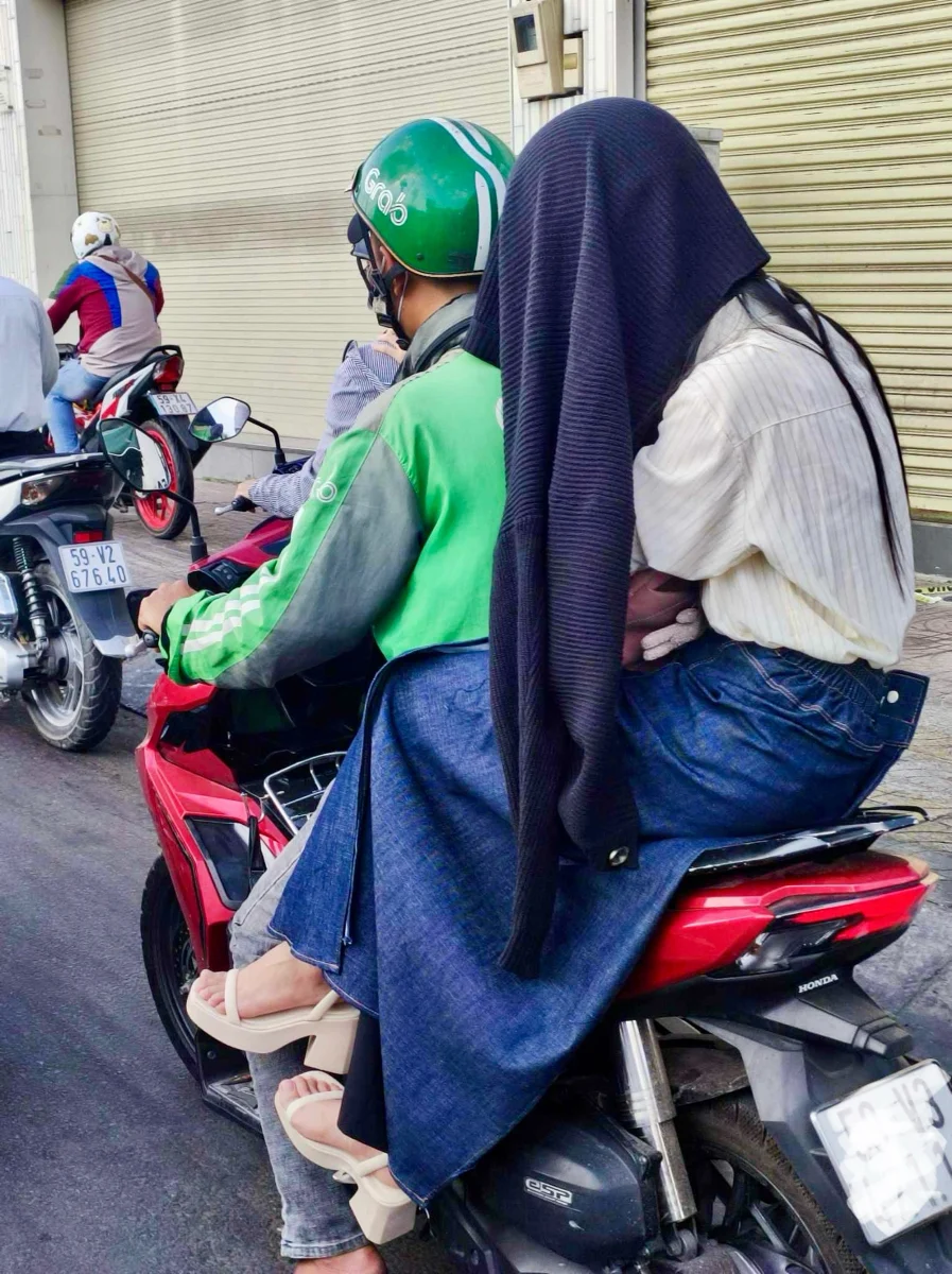 Bé mặc đồ mùa nóng