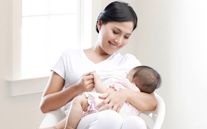 Những biến chứng phổ biến ở vú khi cho con bú, mẹ mới sinh cần lưu ý