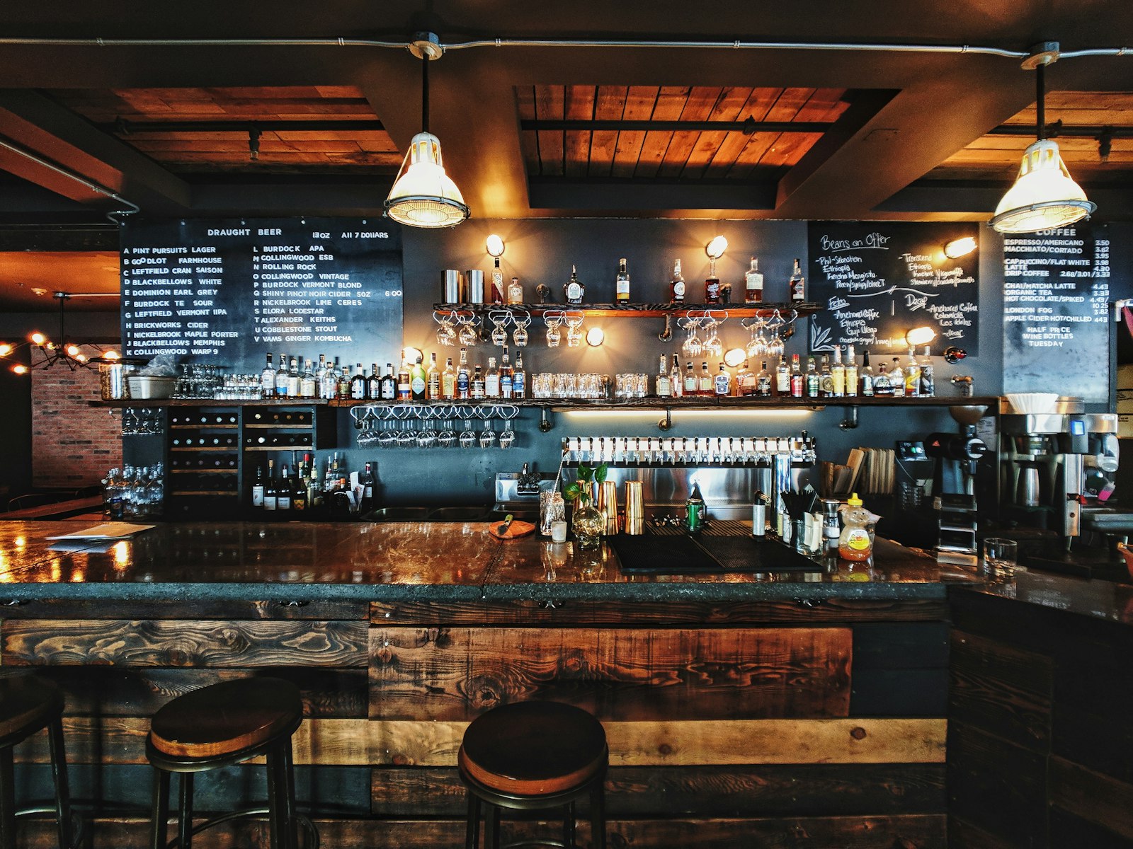Không gian nhà hàng lounge hiện đại