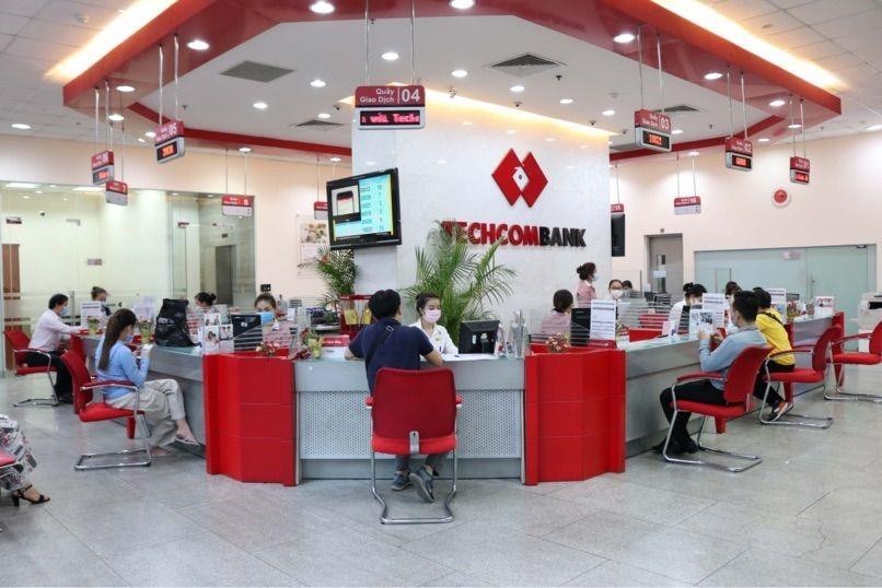 Thanh toán dư nợ thẻ tín dụng tại quầy giao dịch ngân hàng