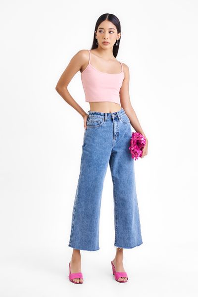 Phong cách tối giản cùng quần jean