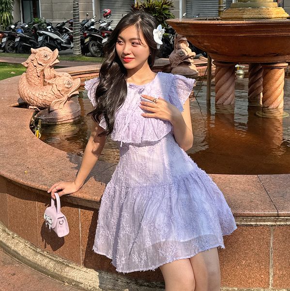 Đầm mini hạ eo cổ tròn phối bèo đính nơ