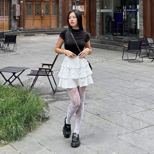 Đầm viền ren thanh thoát, phù hợp nhiều dáng người