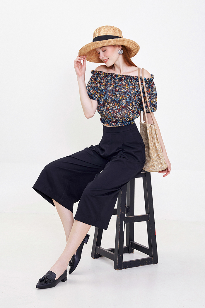 Áo croptop bẹt vai voan hoa
