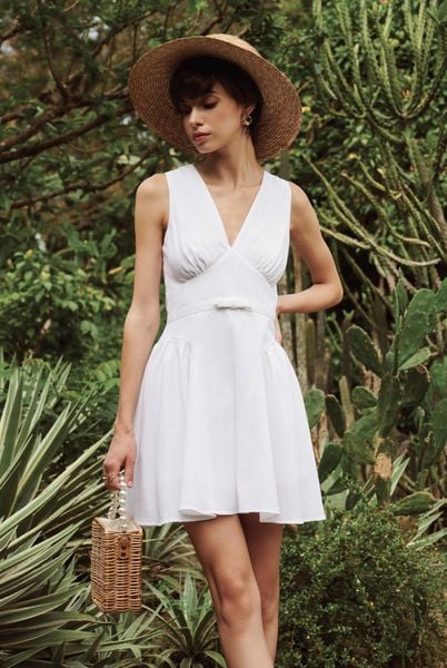 Đầm linen mộc mạc cho mùa hè 2026